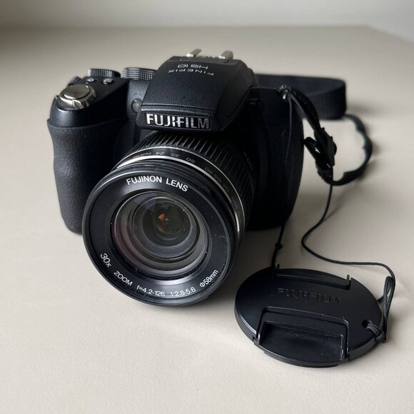 Fujifilm FinePix HS10 30x Zoom Digital Bridge Camera Y2k DSLR Style WORKS w/ Bag - Picture 1 of 15